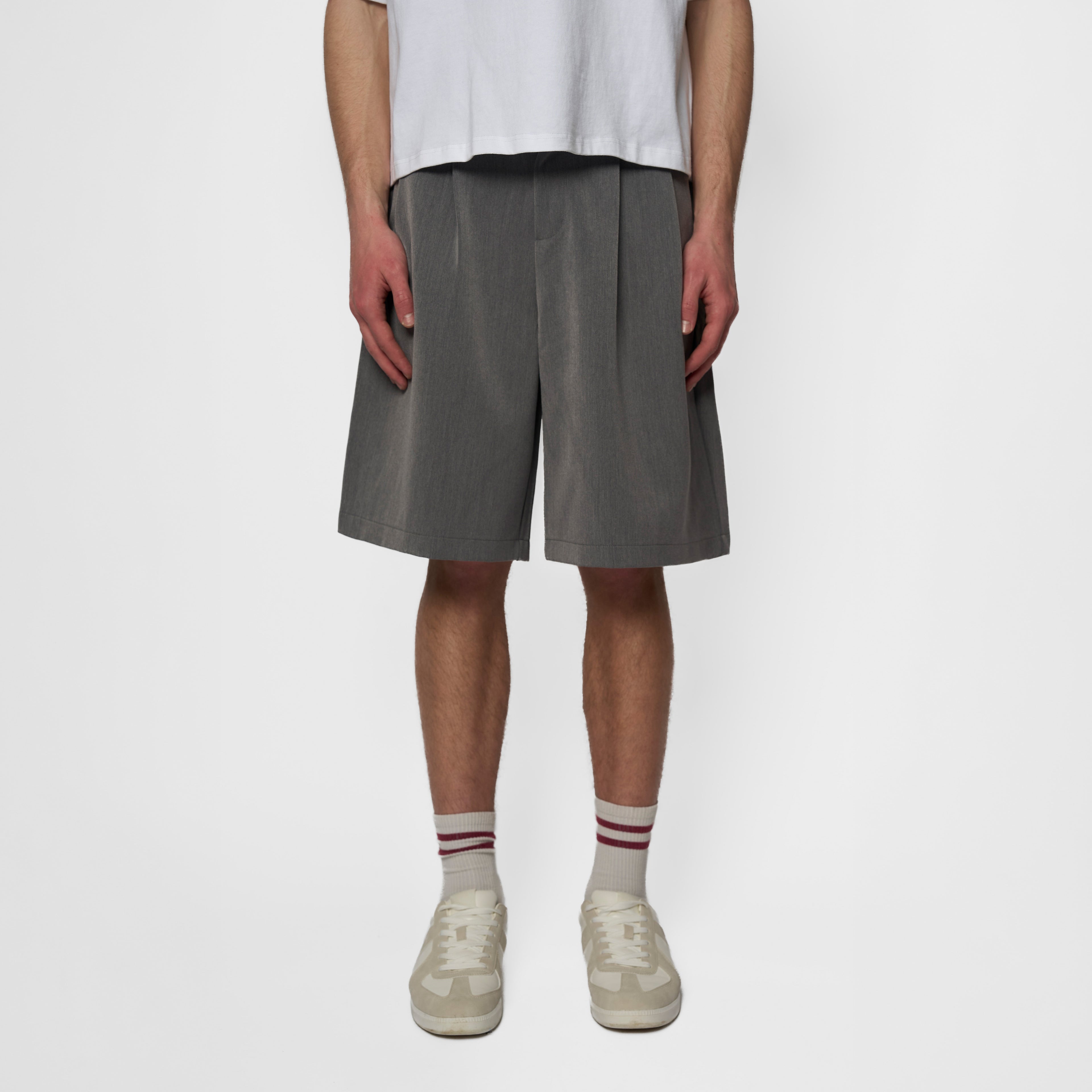 350 GSM SHORTS / PLEATED