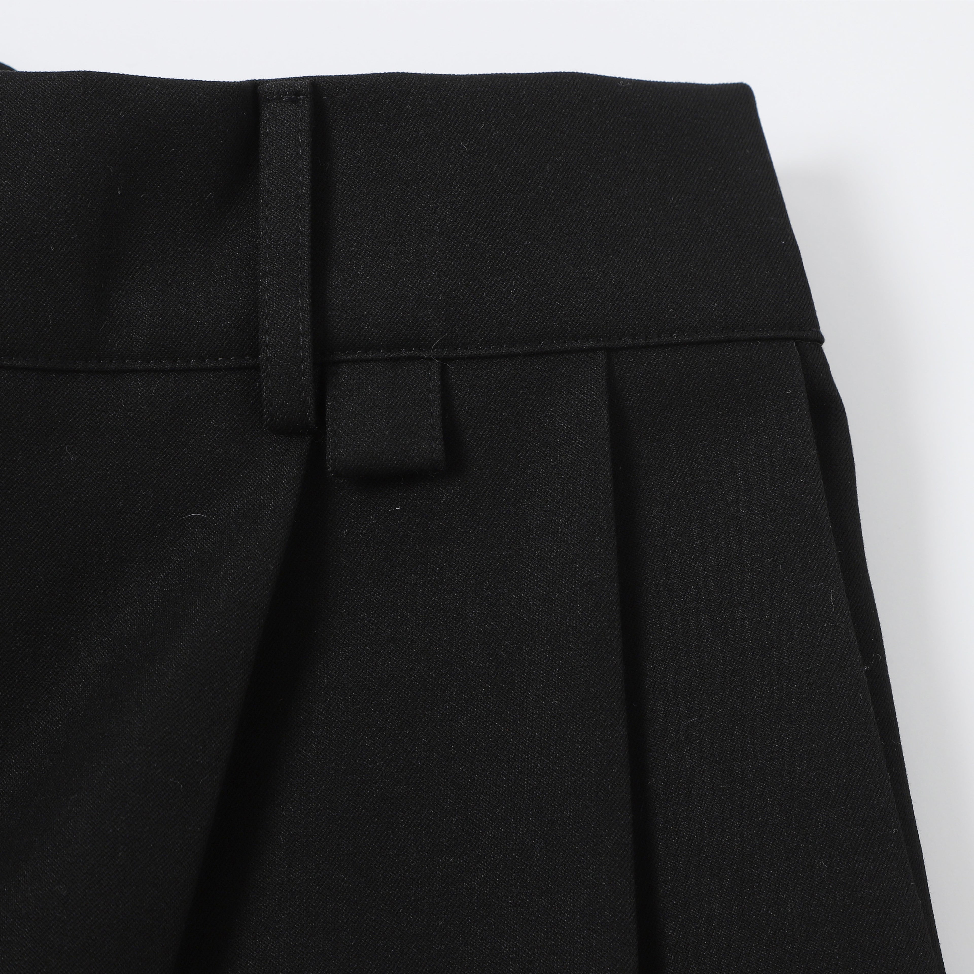 350 GSM SHORTS / PLEATED