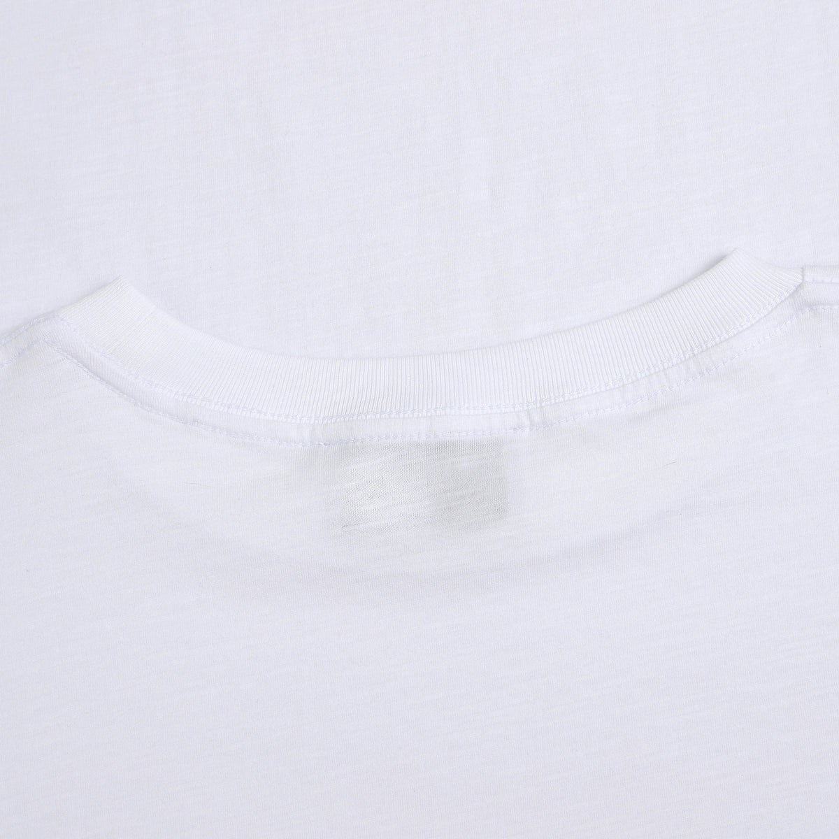 200 GSM T-Shirt Relaxed – White back neckline detail